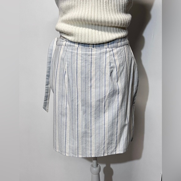 TOBI Blue and white striped wrap mini skirt size L. - Picture 7 of 12